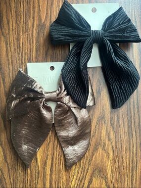 Bow Hair Clip Duo